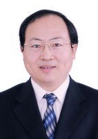 　　吴溯帆