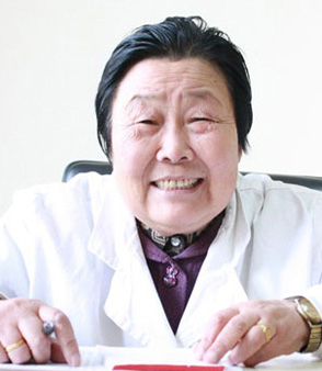 何彬