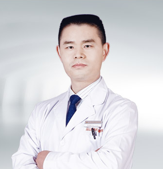 李保锴 