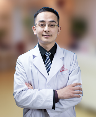 李鑫 