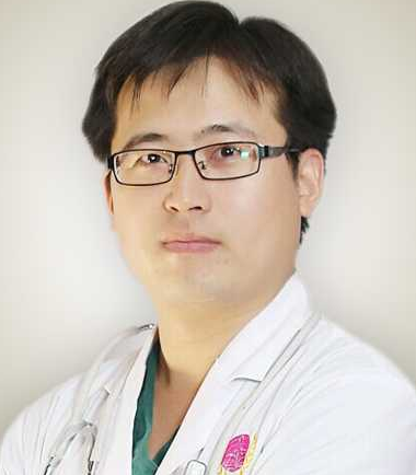 张坤